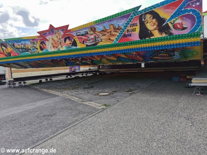 aufbau cranger kirmes 11juli 2025