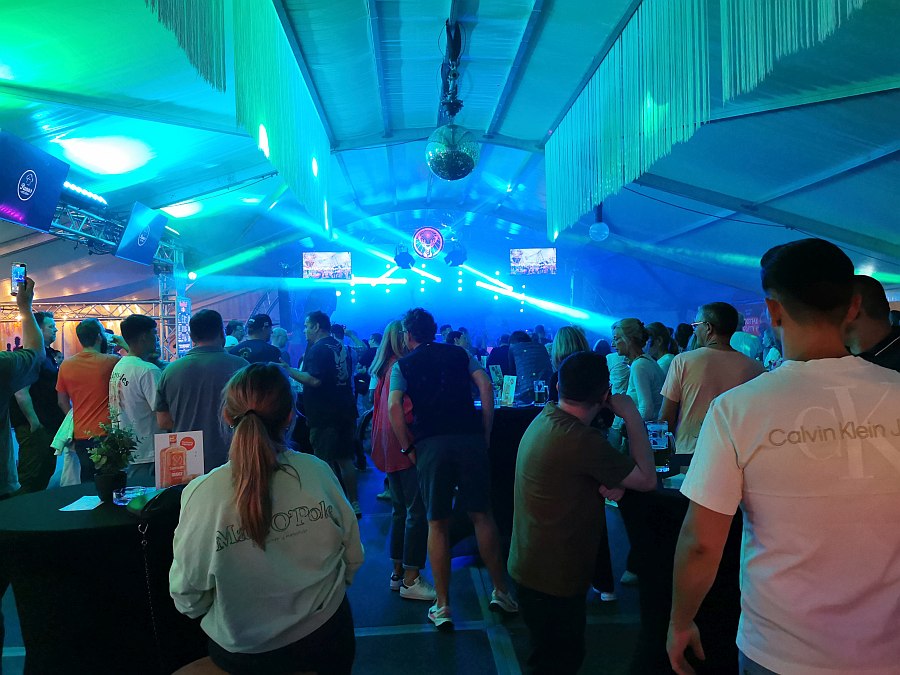 karaoke biergarten 2026 1