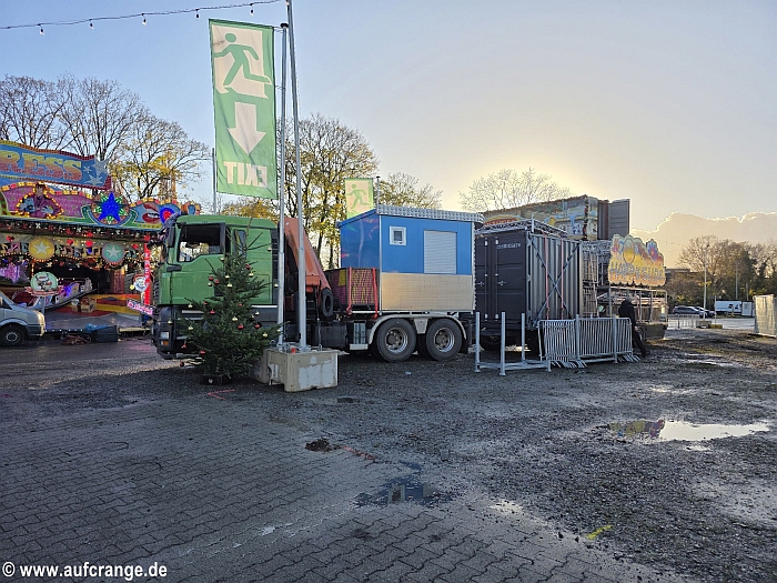 bilder aufbau cranger weihnachtszauber 17nov2025